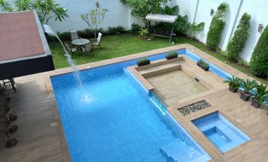 En venta lujosa y moderna casa en Isla del Rio, Mocoli, via a Samborondon