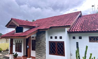 Villa 350m² View Istimewa Kawasan Wisata Kemuning