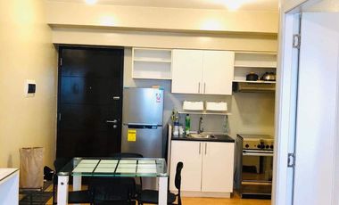 CONDO FOR RENT IN LAS PIÑAS CITY