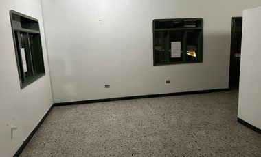 SE RENTA LOCAL EN CENTRO DE RIONEGRO,EDIFICIO MILAN