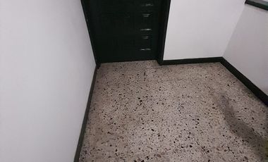 SE RENTA LOCAL EN CENTRO DE RIONEGRO,EDIFICIO MILAN