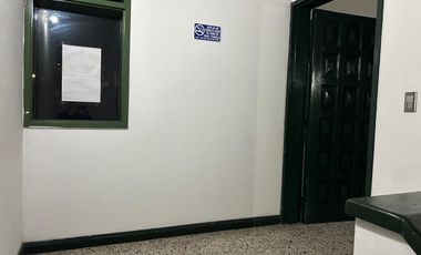 SE RENTA LOCAL EN CENTRO DE RIONEGRO,EDIFICIO MILAN