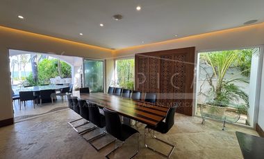 ¡Casa en la laguna del prestigioso Residencial Isla Dorada!