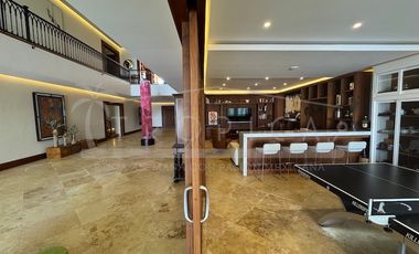 ¡Casa en la laguna del prestigioso Residencial Isla Dorada!