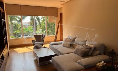 ¡Casa en la laguna del prestigioso Residencial Isla Dorada!