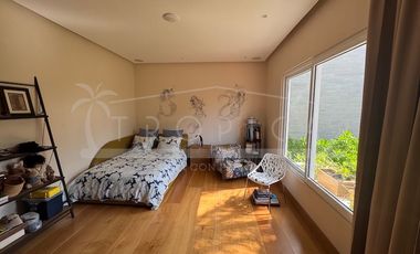 ¡Casa en la laguna del prestigioso Residencial Isla Dorada!