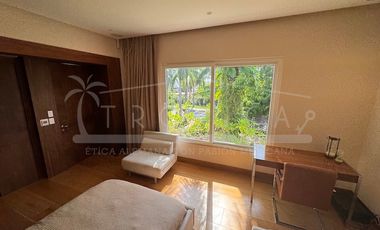 ¡Casa en la laguna del prestigioso Residencial Isla Dorada!