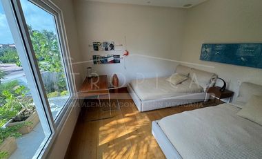 ¡Casa en la laguna del prestigioso Residencial Isla Dorada!