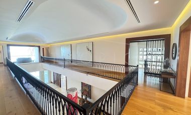 ¡Casa en la laguna del prestigioso Residencial Isla Dorada!