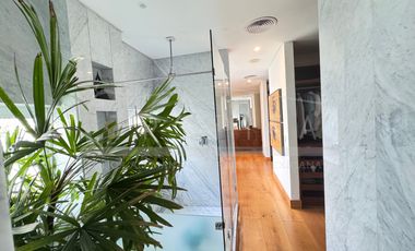 ¡Casa en la laguna del prestigioso Residencial Isla Dorada!