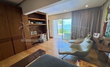 ¡Casa en la laguna del prestigioso Residencial Isla Dorada!