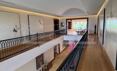¡Casa en la laguna del prestigioso Residencial Isla Dorada!