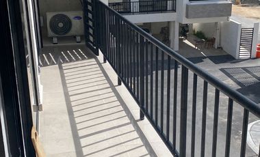 Hermoso condominio amueblado y equipado con Piscina, 2 Rec/ 2 baños,caseta vigilancia.