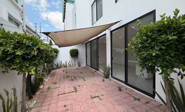 Casa en Renta en Lomas de Angelópolis II, Zona Azul