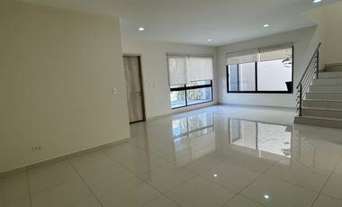 Casa en Renta en Lomas de Angelópolis II, Zona Azul