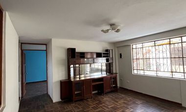HERMOSA CASA EN ESQUINA EN VENTA - LA PERLA CALLAO