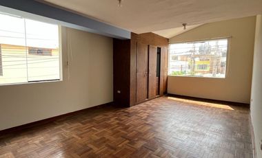 HERMOSA CASA EN ESQUINA EN VENTA - LA PERLA CALLAO