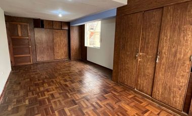 HERMOSA CASA EN ESQUINA EN VENTA - LA PERLA CALLAO