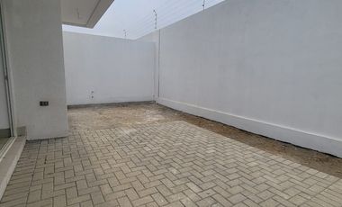 En venta moderna y lujosa casa de estreno en La Costa Samborondon