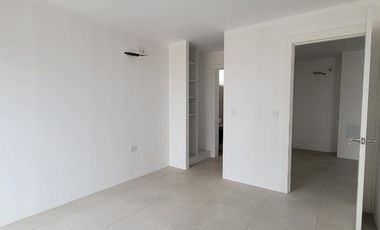 En venta moderna y lujosa casa de estreno en La Costa Samborondon
