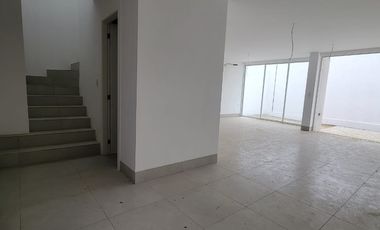 En venta moderna y lujosa casa de estreno en La Costa Samborondon