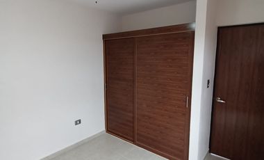 Casa nueva de 3 recámaras (una en planta baja) en Fracc. Xana Plus. Alberca y vigilancia 24 horas