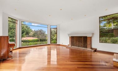 VENDO ESPECTACULAR CASA LA CALERA- TEUSACA