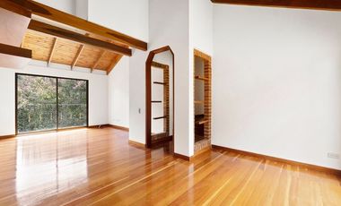 VENDO ESPECTACULAR CASA LA CALERA- TEUSACA
