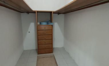 Casa de un nivel con 4 privados en el Fracc. Moderno. A media cuadra de la Av. Díaz Mirón y del hospital del ISSSTE