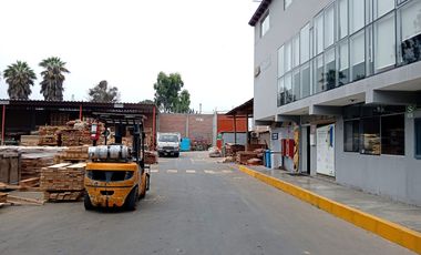 LOCAL EQUIPADO DE 5,000 M2. EN LURIN