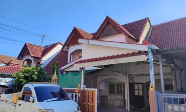 Townhome for sale, Warocha 4, Thepharak Road, Bang Phriang, Bang Bo, Samut Prakan.