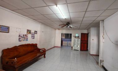 Townhome for sale, Warocha 4, Thepharak Road, Bang Phriang, Bang Bo, Samut Prakan.