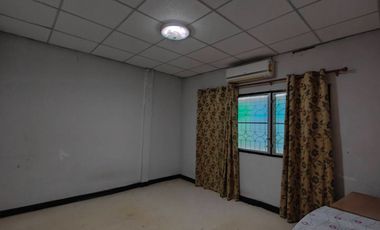 Townhome for sale, Warocha 4, Thepharak Road, Bang Phriang, Bang Bo, Samut Prakan.