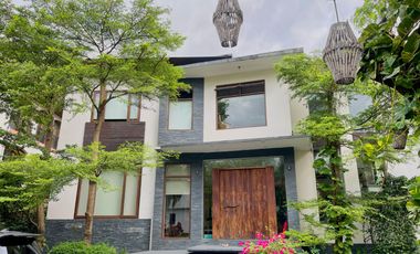 6BR HOUSE & LOT; PASEO DE MAGALLANES - MAKATI CITY - FOR SALE