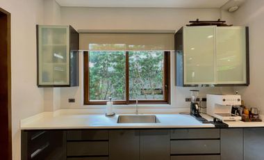 6BR HOUSE & LOT; PASEO DE MAGALLANES - MAKATI CITY - FOR SALE