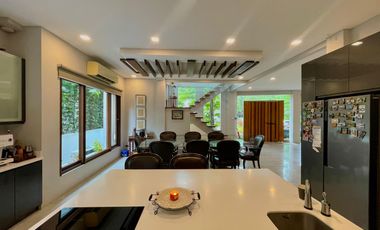 6BR HOUSE & LOT; PASEO DE MAGALLANES - MAKATI CITY - FOR SALE