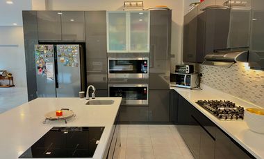 6BR HOUSE & LOT; PASEO DE MAGALLANES - MAKATI CITY - FOR SALE
