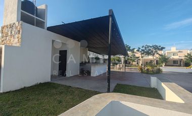 Casa de 2 pisos con 2 recámaras en privada residencial - Entrega inmediata
