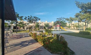 Casa de 2 pisos con 2 recámaras en privada residencial - Entrega inmediata