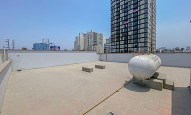 VENDO TERRENO EN AVENIDA ROOSEVELT MIRAFLORES