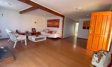 SE VENDE HERMOSA Y AMPLIA CASA EN SECTOR LA FLORIDA - CALLE MADRESELVA, LA SERENA.