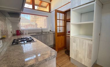 SE VENDE HERMOSA Y AMPLIA CASA EN SECTOR LA FLORIDA - CALLE MADRESELVA, LA SERENA.