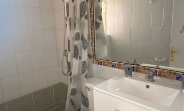 SE VENDE HERMOSA Y AMPLIA CASA EN SECTOR LA FLORIDA - CALLE MADRESELVA, LA SERENA.