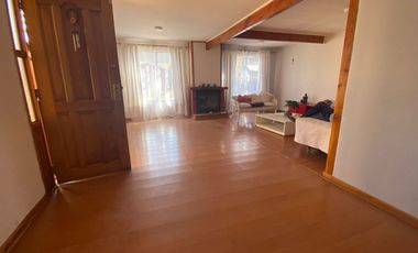 SE VENDE HERMOSA Y AMPLIA CASA EN SECTOR LA FLORIDA - CALLE MADRESELVA, LA SERENA.