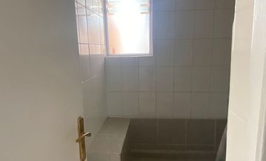 SE VENDE HERMOSA Y AMPLIA CASA EN SECTOR LA FLORIDA - CALLE MADRESELVA, LA SERENA.