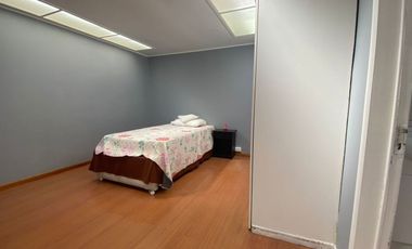 SE VENDE HERMOSA Y AMPLIA CASA EN SECTOR LA FLORIDA - CALLE MADRESELVA, LA SERENA.