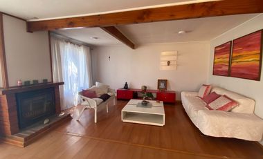 SE VENDE HERMOSA Y AMPLIA CASA EN SECTOR LA FLORIDA - CALLE MADRESELVA, LA SERENA.