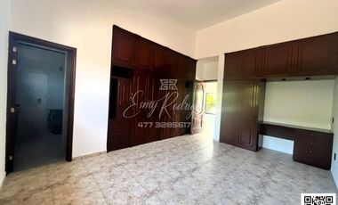 CASA EN VENTA, PRIMERA SECCIÓN DE BALCONES DEL CAMPESTRE, LEÓN, GTO; SUPER PRECIO DE OPORTUNIDAD.