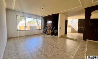 CASA EN VENTA, PRIMERA SECCIÓN DE BALCONES DEL CAMPESTRE, LEÓN, GTO; SUPER PRECIO DE OPORTUNIDAD.