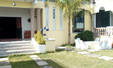 Edificio en venta en Granjas Banthi, San Juan del Río, Querétaro Inactive